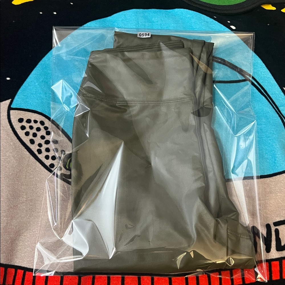 Aerie OFFLINE Olive Faux Leather Real Luxe Leggings NWT - Picture 11 of 11